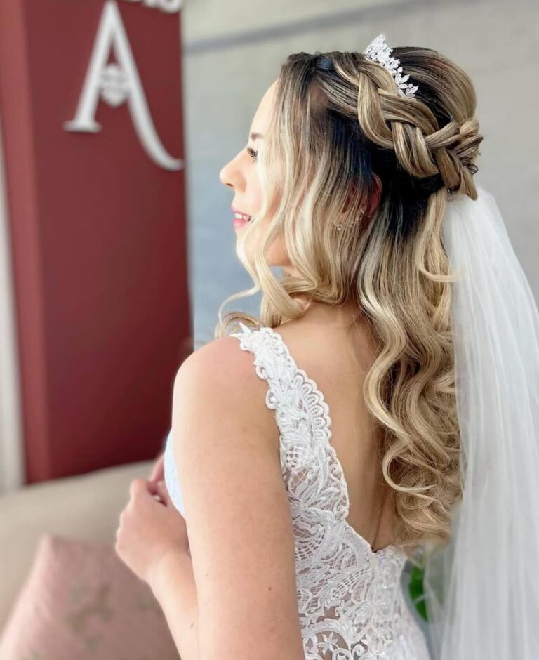 Penteados e escova · Studio A — salão de beleza em Jardim Vergueiro, Sorocaba - SP