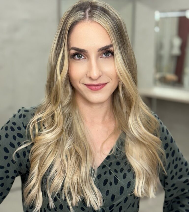 Coloração e mechas · Studio A — salão de beleza em Jardim Vergueiro, Sorocaba - SP